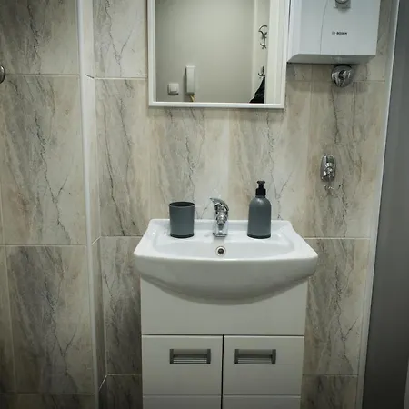 Lara سوبوتيتْسا