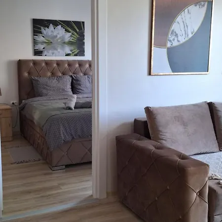 Apartment Lara *
